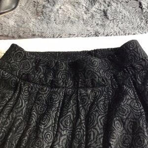 MAXMARA Sz2 Black brocade skirt! EUC fully lined